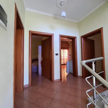 Vila Rrodhe * Durrës
